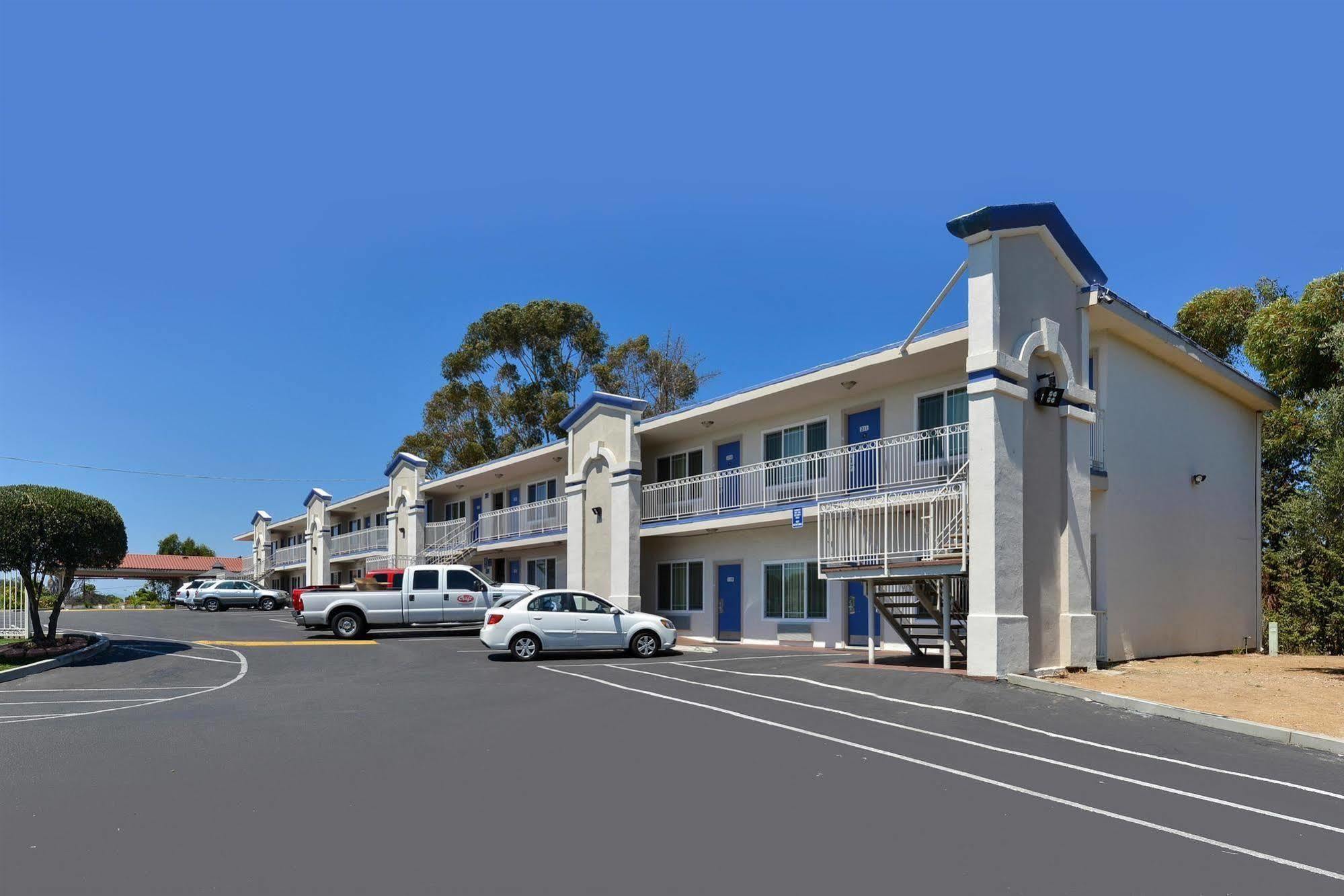 Motel 6-Vista, Ca Dış mekan fotoğraf