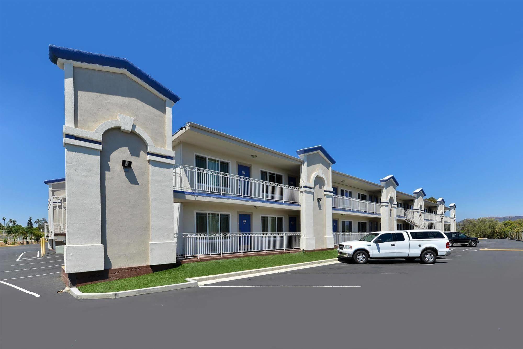 Motel 6-Vista, Ca Dış mekan fotoğraf