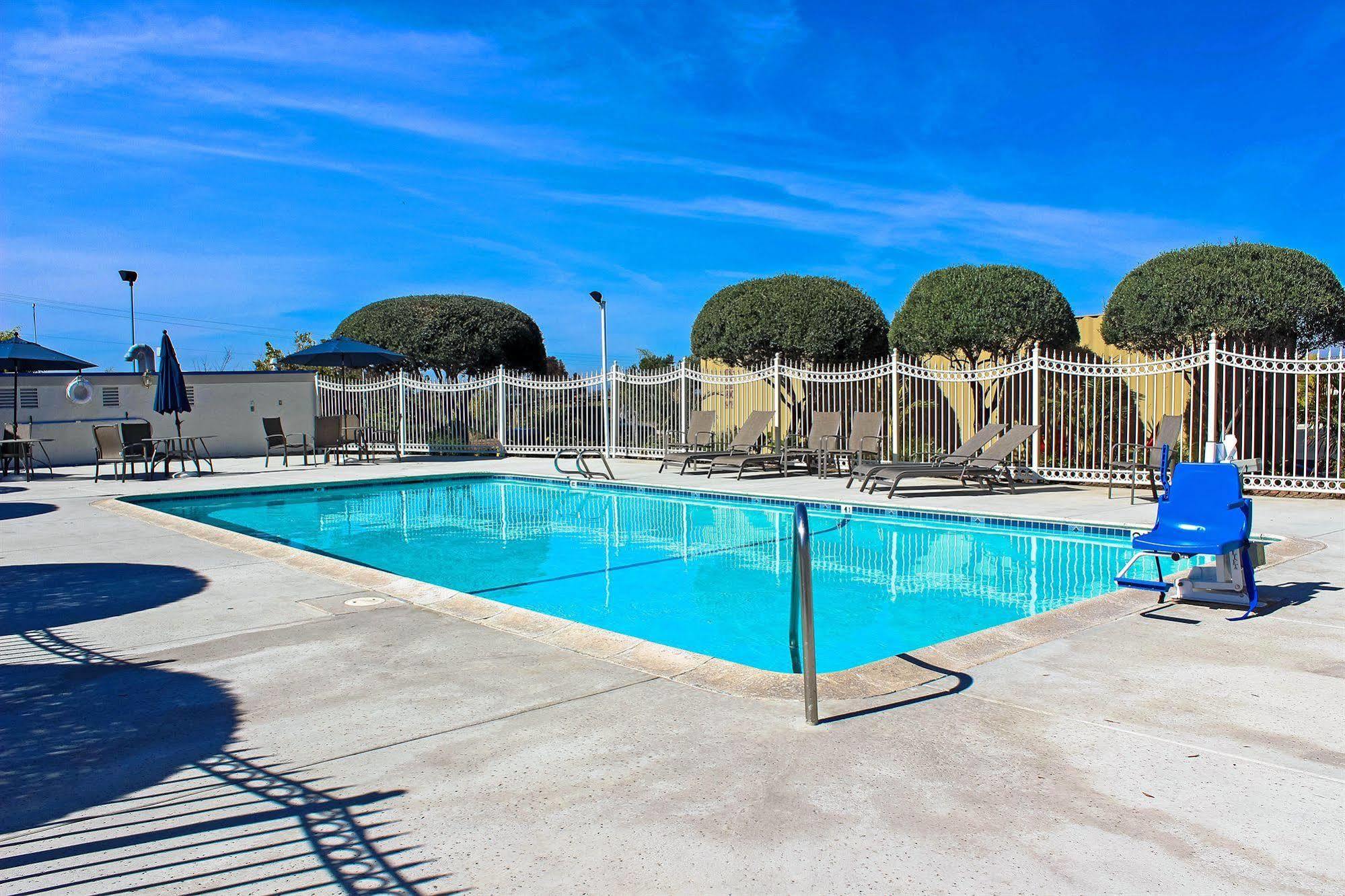 Motel 6-Vista, Ca Dış mekan fotoğraf