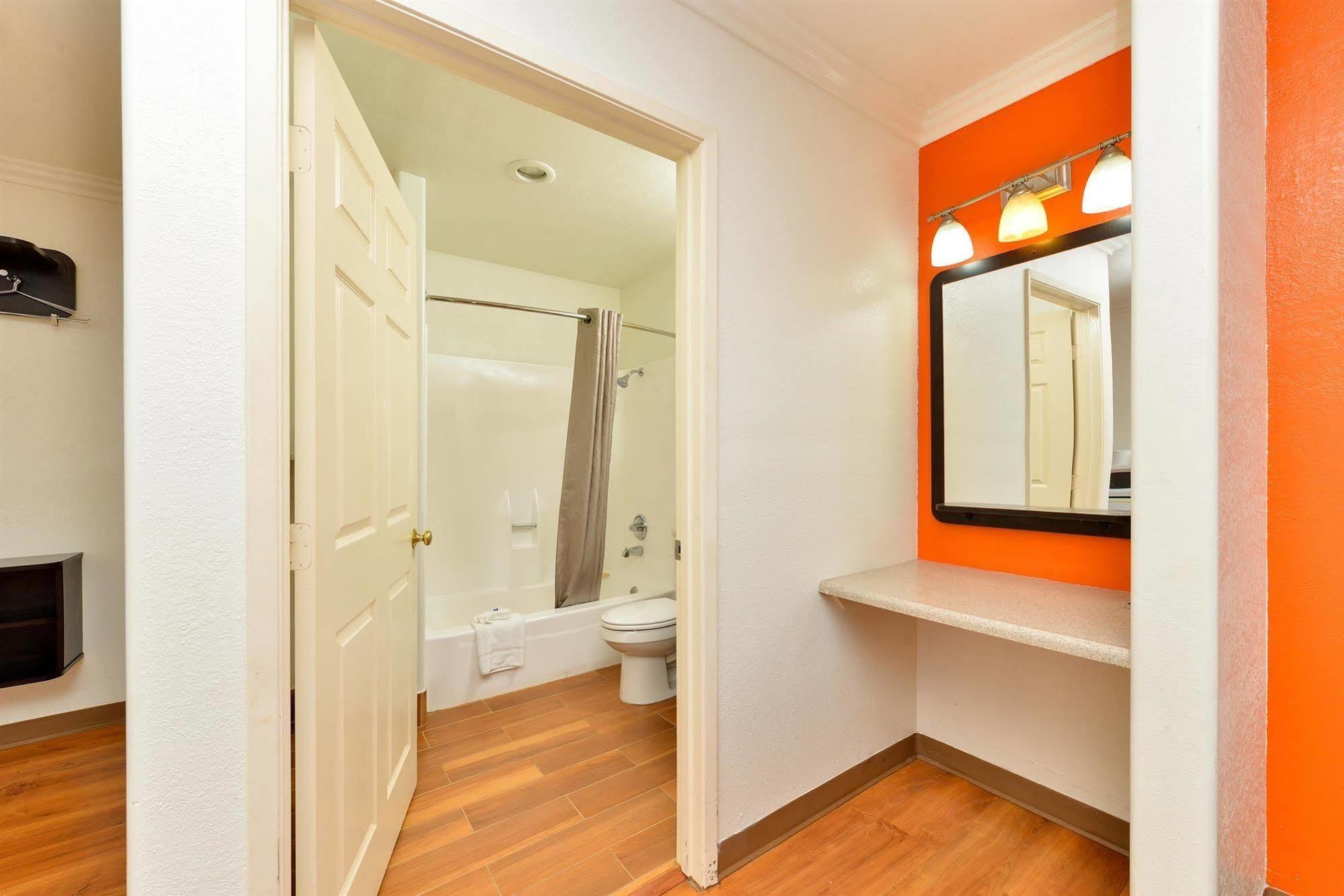 Motel 6-Vista, Ca Dış mekan fotoğraf